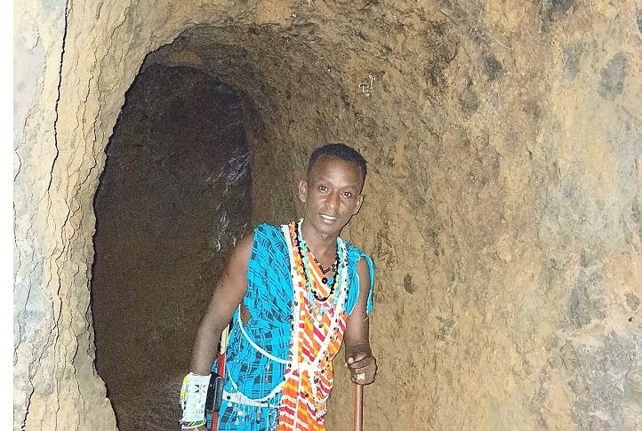 Jeskyně sloužily jako úkryt žen a dětí před bojovnými Masaji
